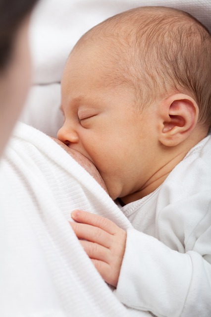 【生後2ヶ月】授乳回数が5回って少ない？３つのポイントチェックで安心！