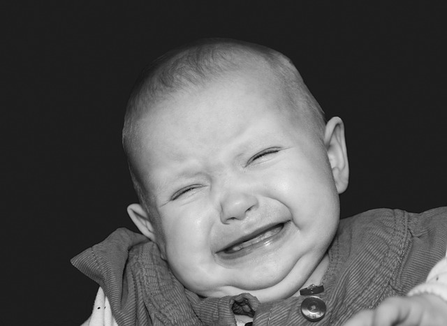 【3ヶ月】赤ちゃんがずっと泣く時にママを楽にする5つのポイントとは？